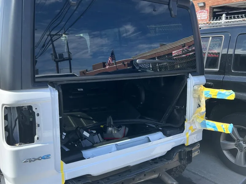 Jeep Wrangler 4xe rear end repair in progress